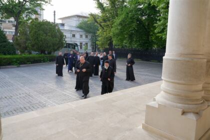 În Arhiepiscopia Dunării de Jos au continuat lucrările Adunării Generale a Federaţiei Filantropia – fotografia 15