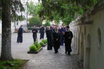 În Arhiepiscopia Dunării de Jos au continuat lucrările Adunării Generale a Federaţiei Filantropia – fotografia 28