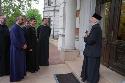 În Arhiepiscopia Dunării de Jos au continuat lucrările Adunării Generale a Federaţiei Filantropia – fotografia 37