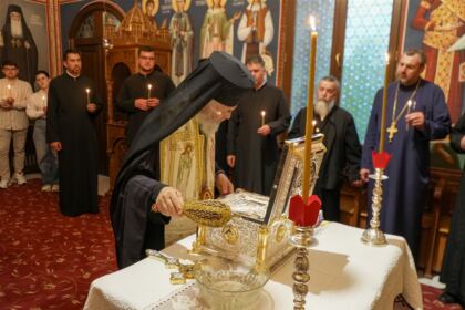 În Arhiepiscopia Dunării de Jos au continuat lucrările Adunării Generale a Federaţiei Filantropia – fotografia 56