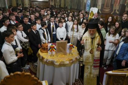 Simpozion pentru Episcopul Melchisedec Ştefănescu, la Seminarul Teologic din Galaţi – fotografia 13