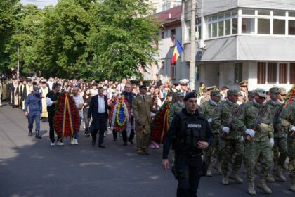 Ziua Eroilor în Arhiepiscopia Dunării de Jos – fotografia 8