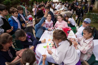 Activităţi de Ziua Internaţională a Copilului, la Aşezământul „Sf. Vasile cel Mare” – fotografia 6
