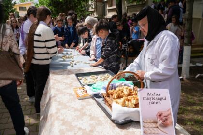 Activităţi de Ziua Internaţională a Copilului, la Aşezământul „Sf. Vasile cel Mare” – fotografia 12