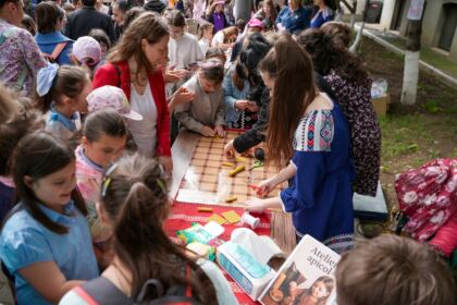 Activităţi de Ziua Internaţională a Copilului, la Aşezământul „Sf. Vasile cel Mare” – fotografia 24