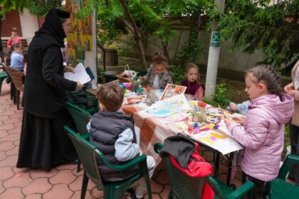 Activităţi de Ziua Internaţională a Copilului, la Aşezământul „Sf. Vasile cel Mare” – fotografia 32