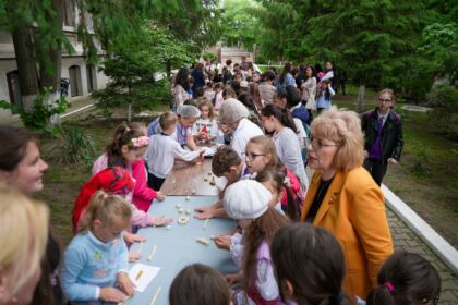 Activităţi de Ziua Internaţională a Copilului, la Aşezământul „Sf. Vasile cel Mare” – fotografia 36