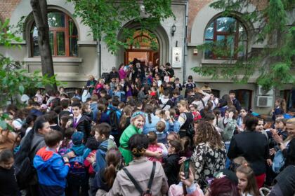 Activităţi de Ziua Internaţională a Copilului, la Aşezământul „Sf. Vasile cel Mare” – fotografia 54