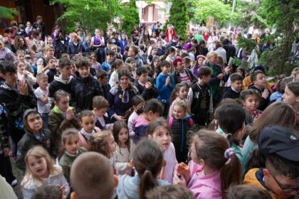 Activităţi de Ziua Internaţională a Copilului, la Aşezământul „Sf. Vasile cel Mare” – fotografia 57