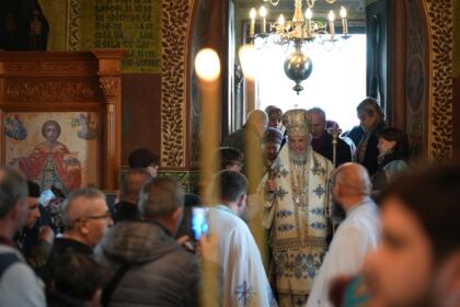 Rugăciune, filantropie şi bucurie duhovnicească la sărbătoarea Bunei Vestiri în Arhiepiscopia Dunării de Jos – fotografia 16