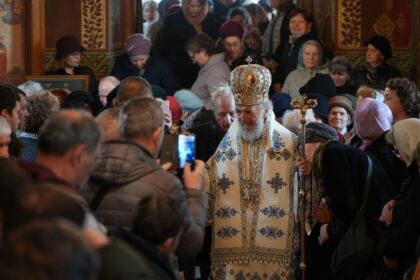 Rugăciune, filantropie şi bucurie duhovnicească la sărbătoarea Bunei Vestiri în Arhiepiscopia Dunării de Jos – fotografia 17