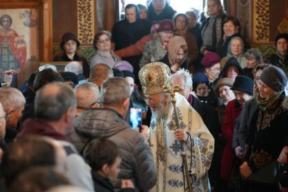 Rugăciune, filantropie şi bucurie duhovnicească la sărbătoarea Bunei Vestiri în Arhiepiscopia Dunării de Jos – fotografia 18