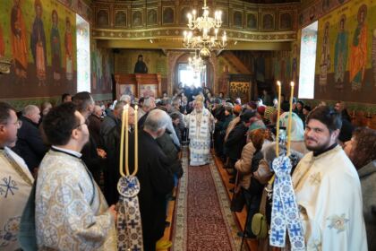 Rugăciune, filantropie şi bucurie duhovnicească la sărbătoarea Bunei Vestiri în Arhiepiscopia Dunării de Jos – fotografia 19