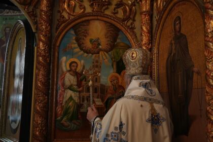 Rugăciune, filantropie şi bucurie duhovnicească la sărbătoarea Bunei Vestiri în Arhiepiscopia Dunării de Jos – fotografia 25