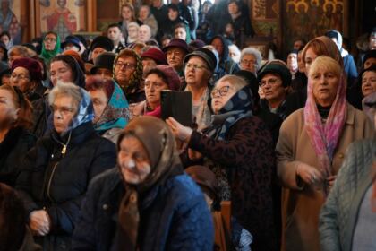 Rugăciune, filantropie şi bucurie duhovnicească la sărbătoarea Bunei Vestiri în Arhiepiscopia Dunării de Jos – fotografia 32