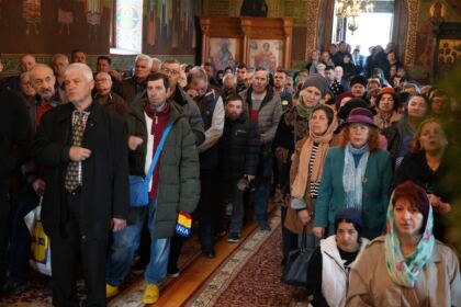 Rugăciune, filantropie şi bucurie duhovnicească la sărbătoarea Bunei Vestiri în Arhiepiscopia Dunării de Jos – fotografia 33
