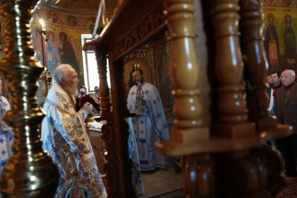 Rugăciune, filantropie şi bucurie duhovnicească la sărbătoarea Bunei Vestiri în Arhiepiscopia Dunării de Jos – fotografia 48