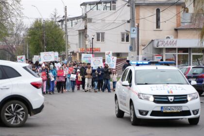 Ediţia a 15-a a „Marşului pentru viaţă“ în Arhiepiscopia Dunării de Jos – fotografia 8