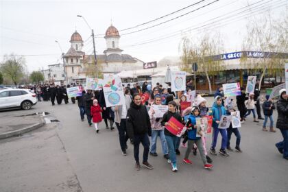 Ediţia a 15-a a „Marşului pentru viaţă“ în Arhiepiscopia Dunării de Jos – fotografia 10