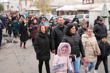 Ediţia a 15-a a „Marşului pentru viaţă“ în Arhiepiscopia Dunării de Jos – fotografia 12