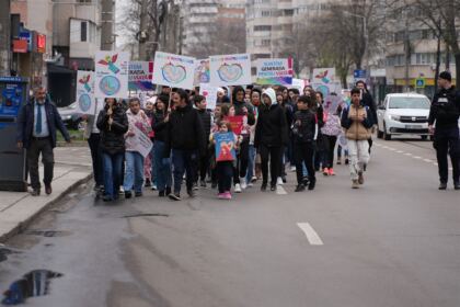 Ediţia a 15-a a „Marşului pentru viaţă“ în Arhiepiscopia Dunării de Jos – fotografia 17