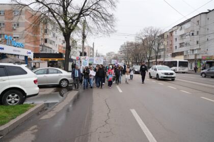 Ediţia a 15-a a „Marşului pentru viaţă“ în Arhiepiscopia Dunării de Jos – fotografia 18