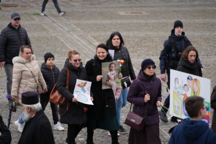 Ediţia a 15-a a „Marşului pentru viaţă“ în Arhiepiscopia Dunării de Jos – fotografia 24