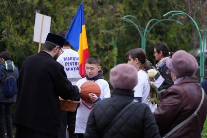 Ediţia a 15-a a „Marşului pentru viaţă“ în Arhiepiscopia Dunării de Jos – fotografia 2