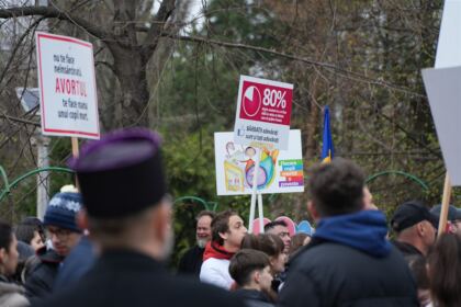 Ediţia a 15-a a „Marşului pentru viaţă“ în Arhiepiscopia Dunării de Jos – fotografia 5