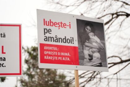 Ediţia a 15-a a „Marşului pentru viaţă“ în Arhiepiscopia Dunării de Jos – fotografia 8