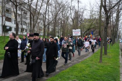 Ediţia a 15-a a „Marşului pentru viaţă“ în Arhiepiscopia Dunării de Jos – fotografia 14