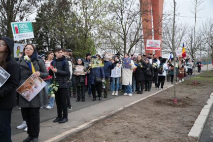 Ediţia a 15-a a „Marşului pentru viaţă“ în Arhiepiscopia Dunării de Jos – fotografia 21