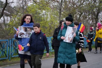 Ediţia a 15-a a „Marşului pentru viaţă“ în Arhiepiscopia Dunării de Jos – fotografia 26