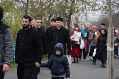 Ediţia a 15-a a „Marşului pentru viaţă“ în Arhiepiscopia Dunării de Jos – fotografia 28