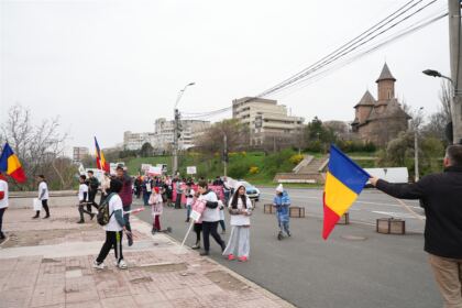 Ediţia a 15-a a „Marşului pentru viaţă“ în Arhiepiscopia Dunării de Jos – fotografia 32