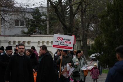Ediţia a 15-a a „Marşului pentru viaţă“ în Arhiepiscopia Dunării de Jos – fotografia 41
