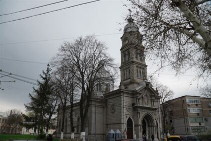 Olimpiada interdisciplinară „Cultură şi spiritualitate românească“ în Arhiepiscopia Dunării de Jos – fotografia 1