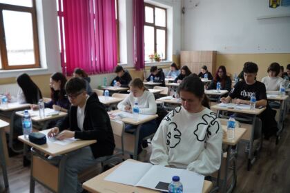 Olimpiada interdisciplinară „Cultură şi spiritualitate românească“ în Arhiepiscopia Dunării de Jos – fotografia 16