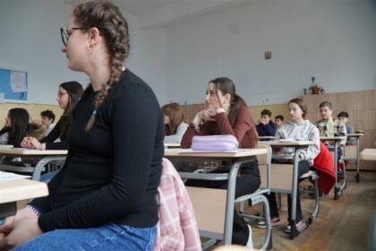 Olimpiada interdisciplinară „Cultură şi spiritualitate românească“ în Arhiepiscopia Dunării de Jos – fotografia 24