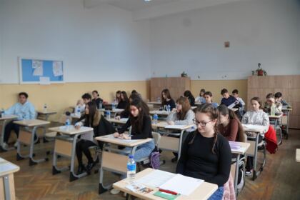 Olimpiada interdisciplinară „Cultură şi spiritualitate românească“ în Arhiepiscopia Dunării de Jos – fotografia 26
