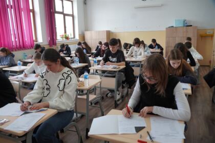 Olimpiada interdisciplinară „Cultură şi spiritualitate românească“ în Arhiepiscopia Dunării de Jos – fotografia 31
