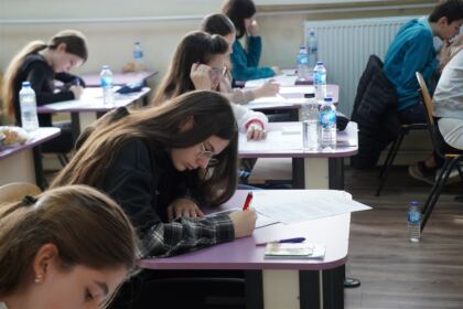 Olimpiada interdisciplinară „Cultură şi spiritualitate românească“ în Arhiepiscopia Dunării de Jos – fotografia 33