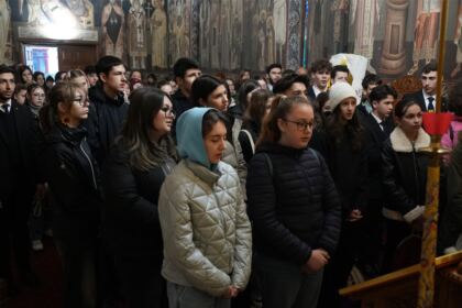 Olimpiada interdisciplinară „Cultură şi spiritualitate românească“ în Arhiepiscopia Dunării de Jos – fotografia 7
