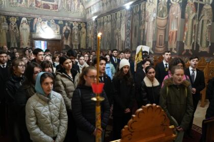 Olimpiada interdisciplinară „Cultură şi spiritualitate românească“ în Arhiepiscopia Dunării de Jos – fotografia 11
