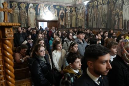 Olimpiada interdisciplinară „Cultură şi spiritualitate românească“ în Arhiepiscopia Dunării de Jos – fotografia 14