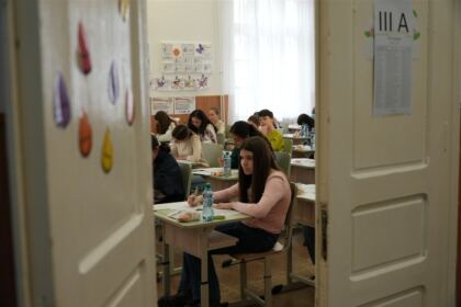 Olimpiada interdisciplinară „Cultură şi spiritualitate românească“ în Arhiepiscopia Dunării de Jos – fotografia 33
