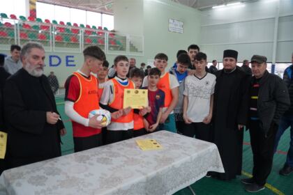 Ediţia a 10-a a Campionatului şcolar de fotbal „Tinereţe şi credinţă” – fotografia 27