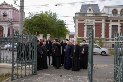 Continuarea lucrărilor întrunirii Colegiului Decanilor Facultăților de Teologie din Patriarhia Română – fotografia 43