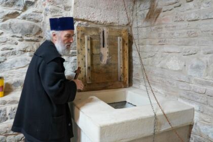 Continuarea lucrărilor întrunirii Colegiului Decanilor Facultăților de Teologie din Patriarhia Română – fotografia 60