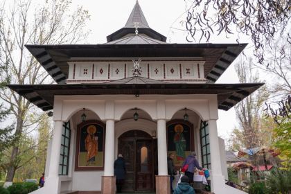 Rugăciune şi binecuvântare pentru bolnavii din Spitalul Judeţean „Sf. Ap. Andrei” din Galaţi – fotografia 2